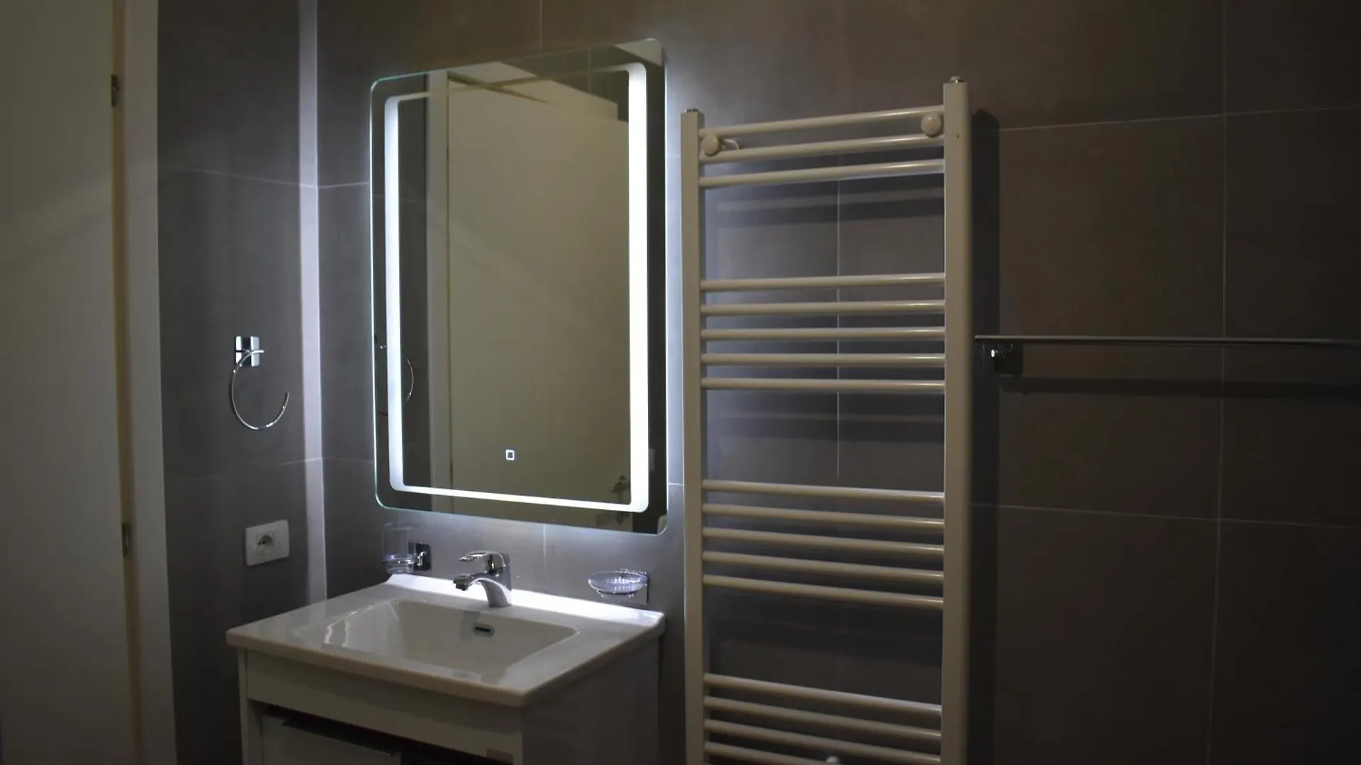 Cozy Apartment Tirana